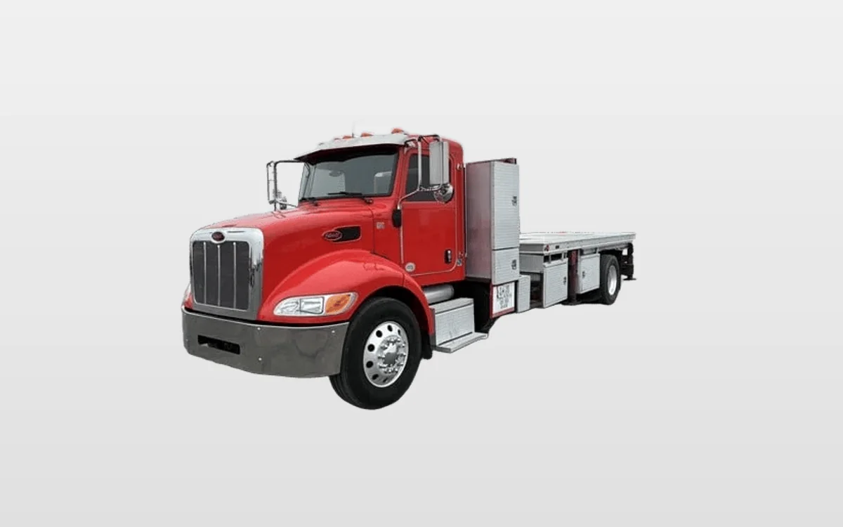 2019 Peterbilt 337 — photo 1