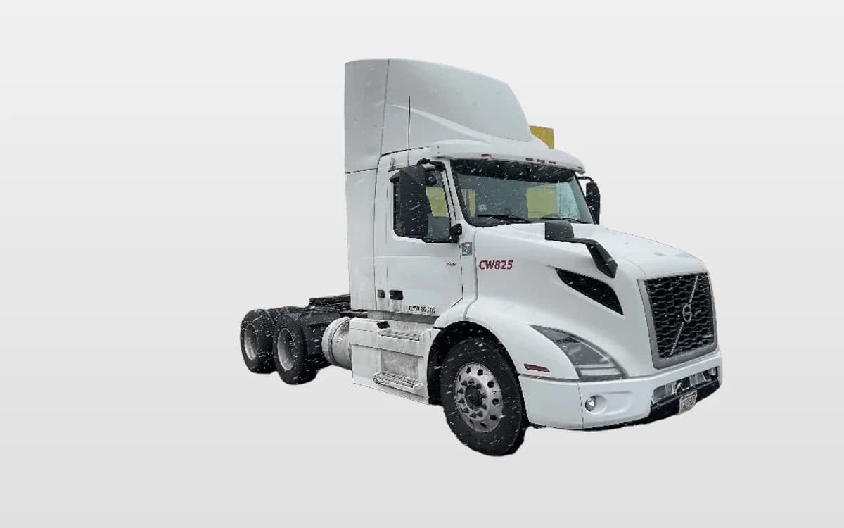2020 Volvo VNR 640 — photo 1