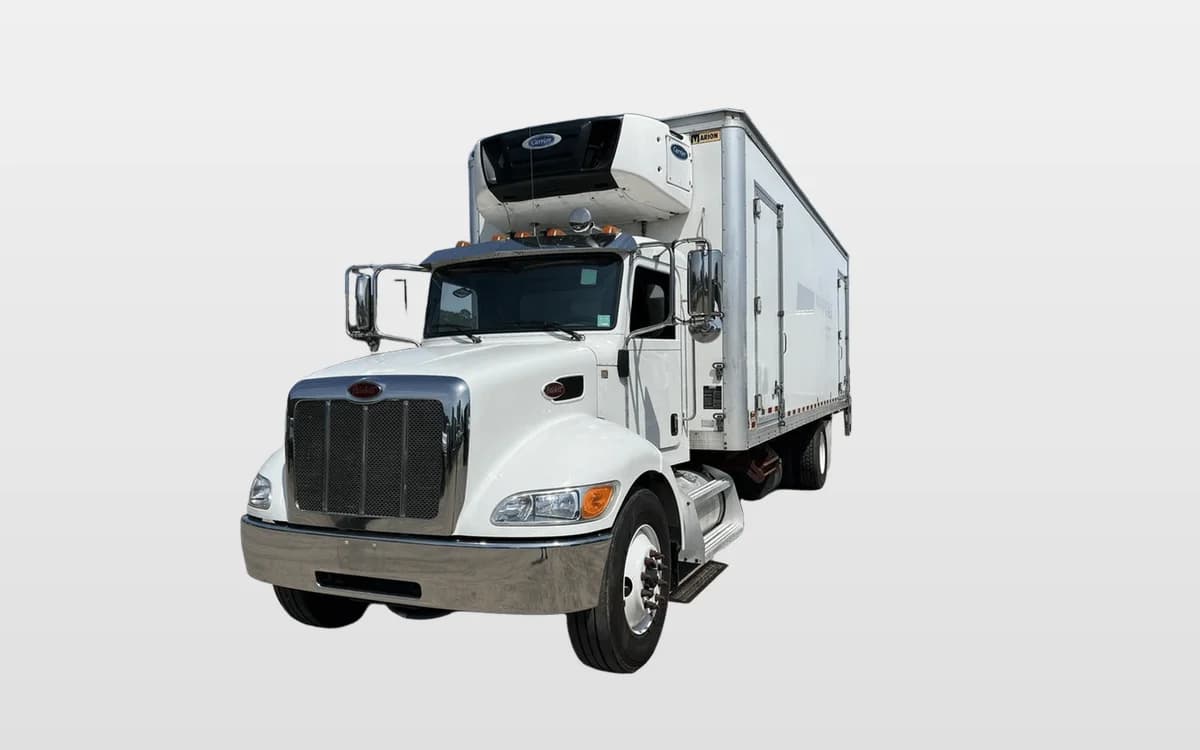 2022 Peterbilt 337 — photo 1