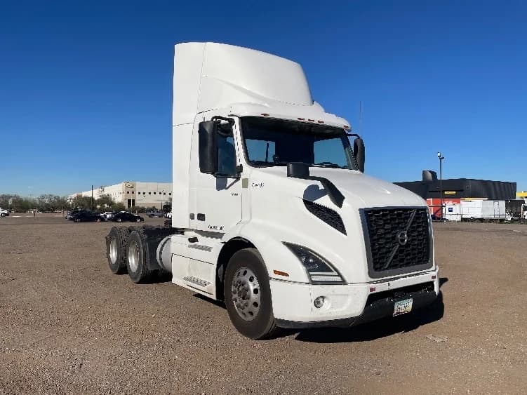 2020 Volvo VNR 640
