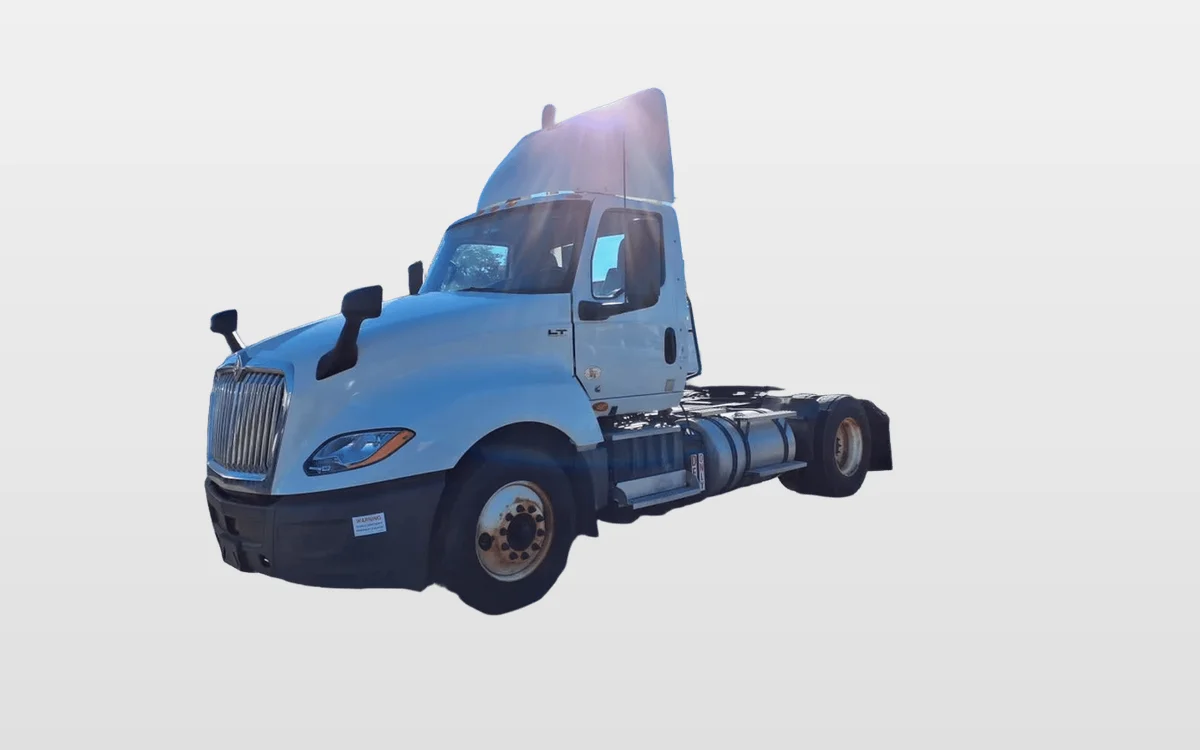 2021 International LT — photo 1