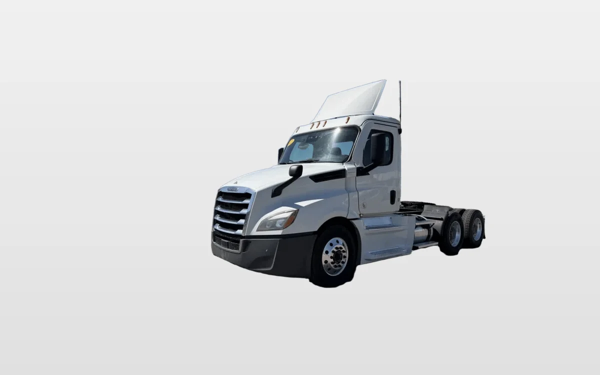2022 Freightliner Cascadia — photo 1