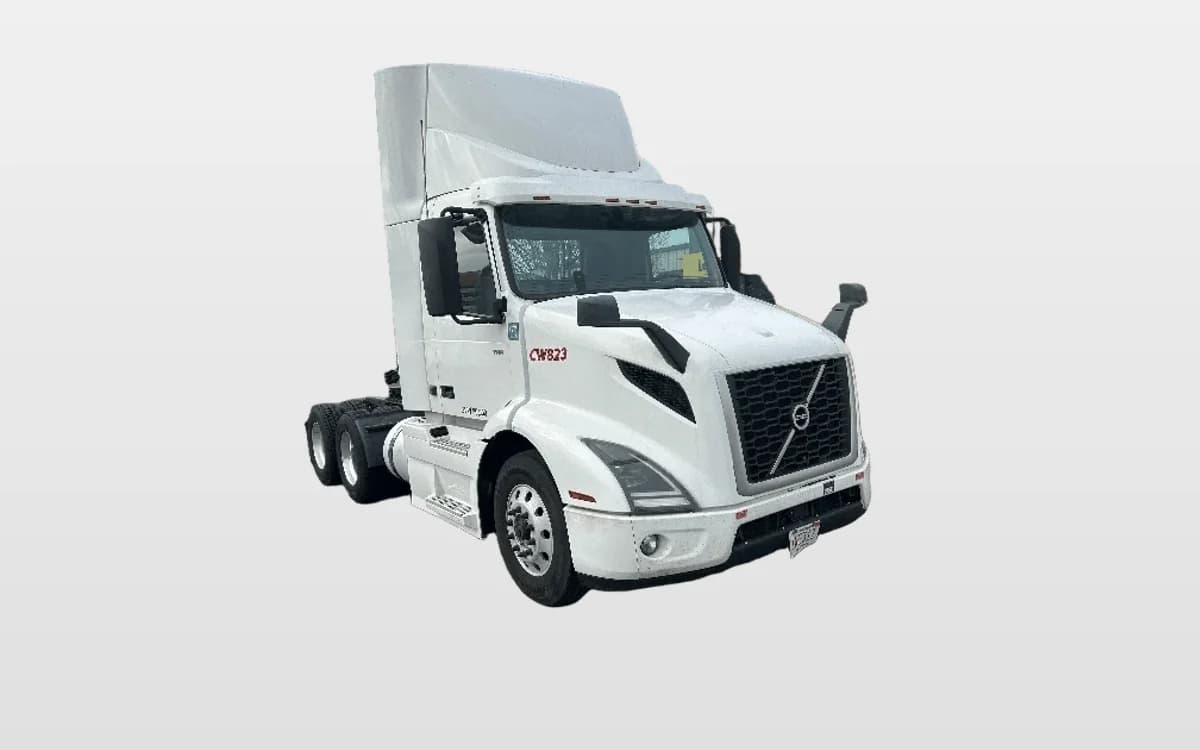 2020 Volvo VNR 640 — photo 1