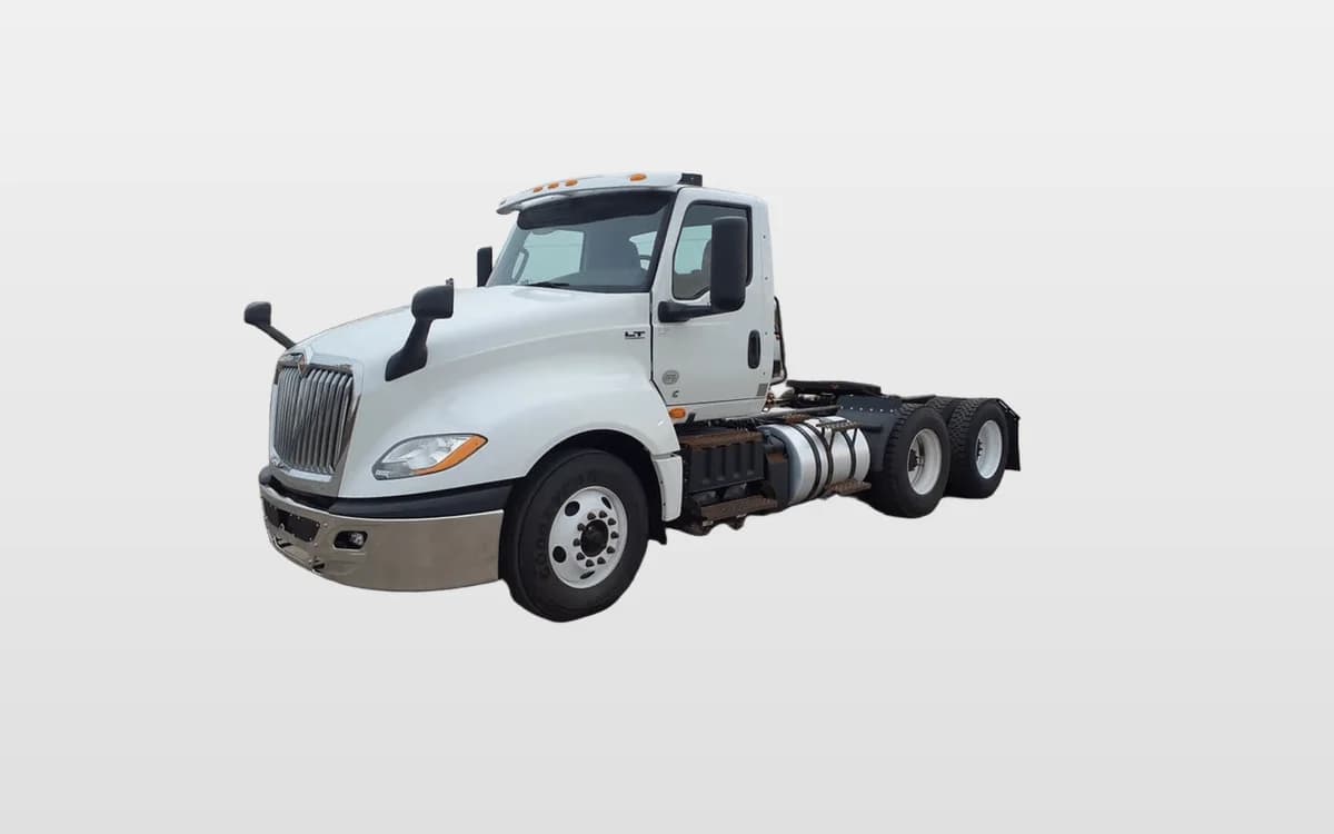 2019 International LT — photo 1