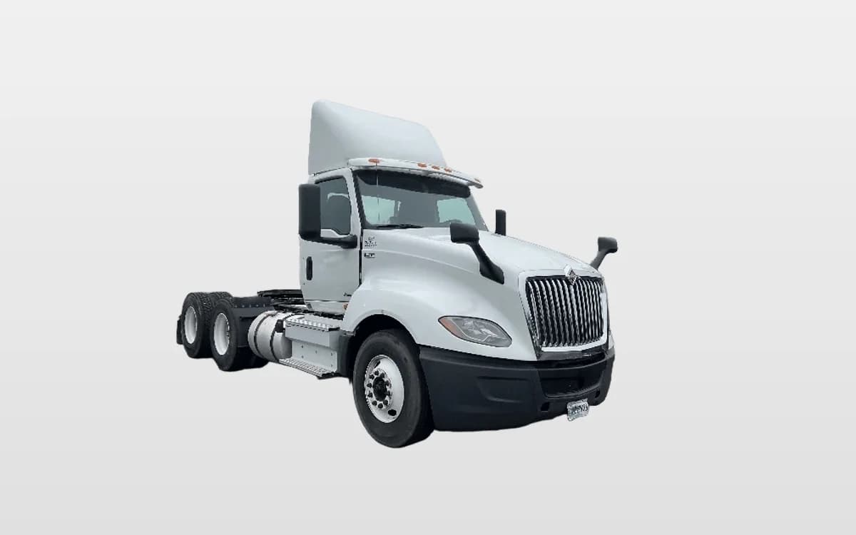 2019 International LT — photo 1