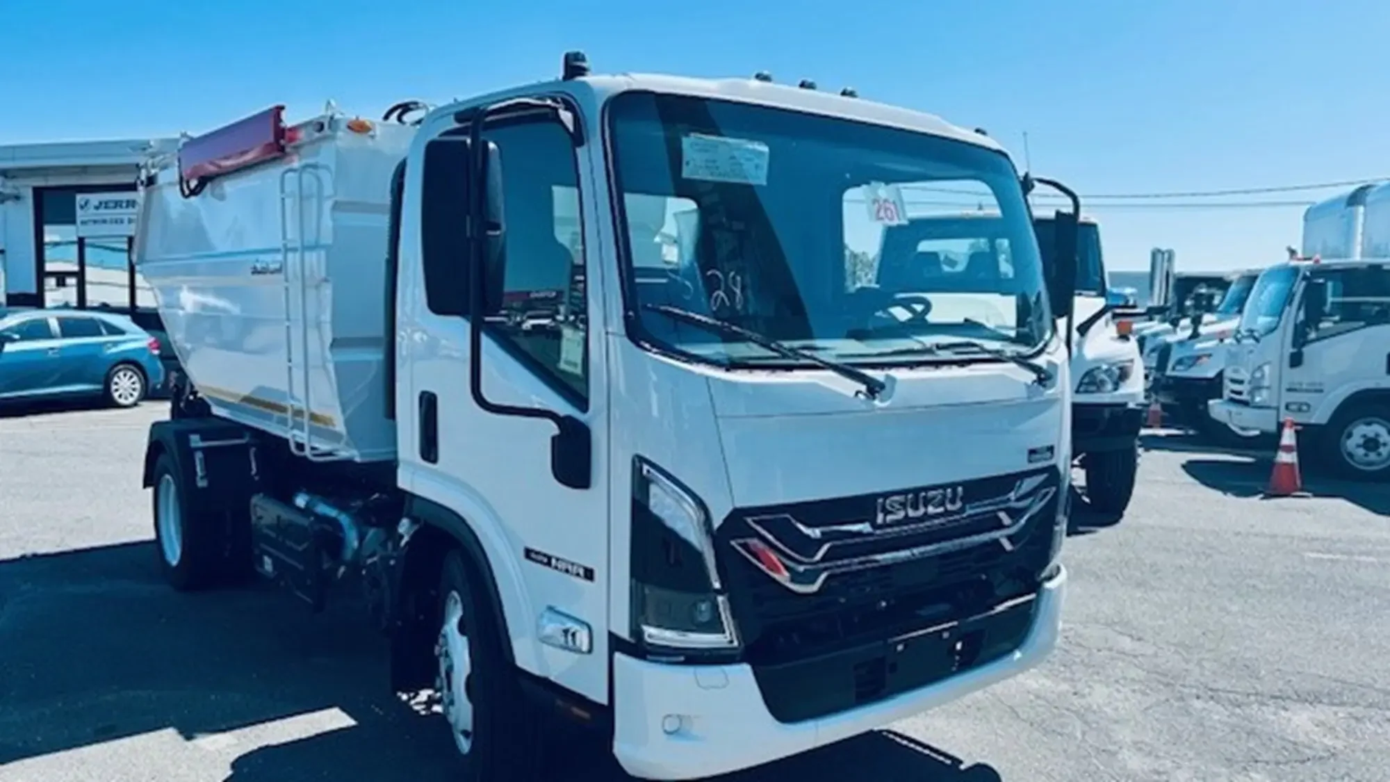 2025 Isuzu NRR