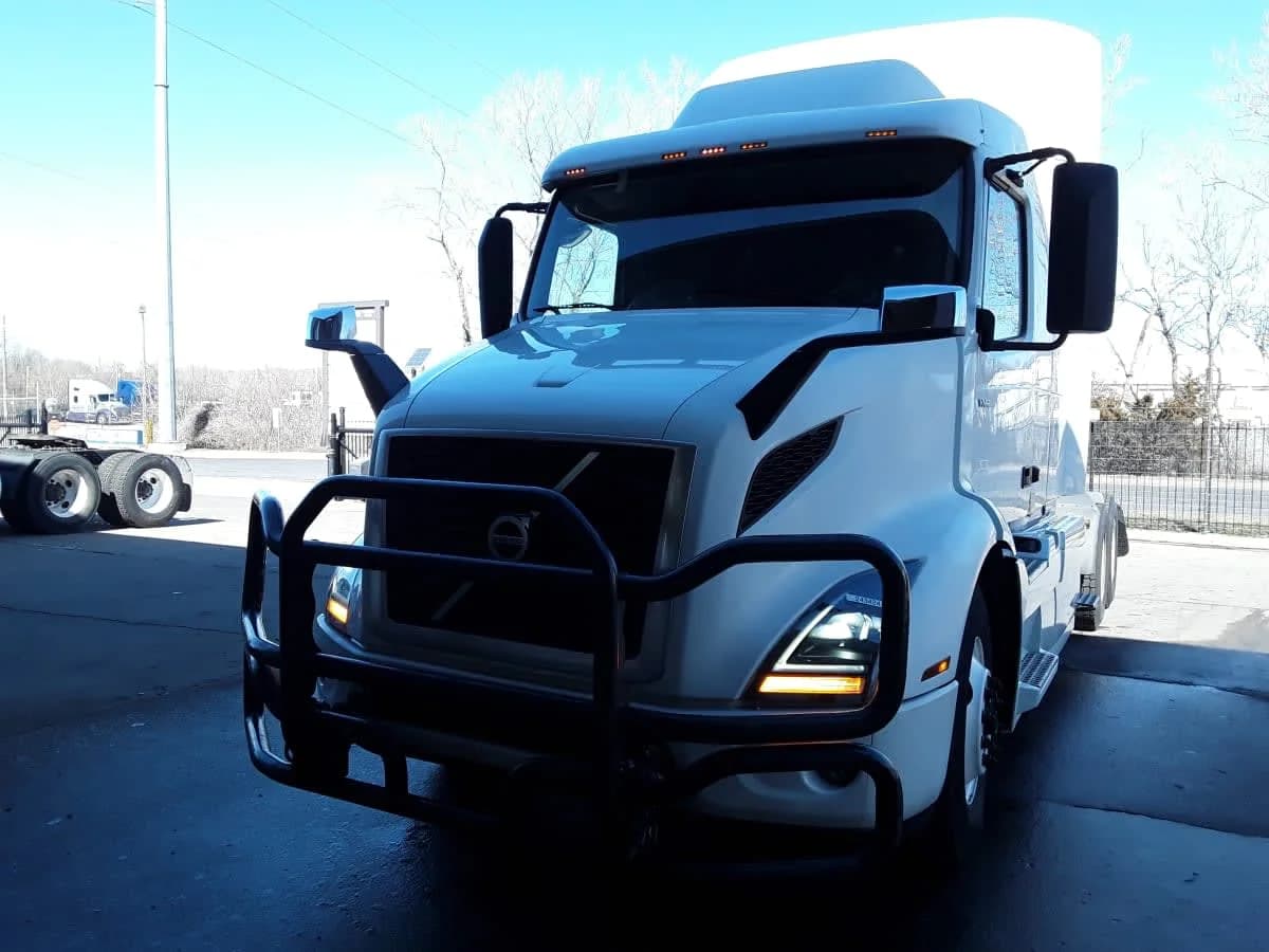 2020 Volvo VNR 640