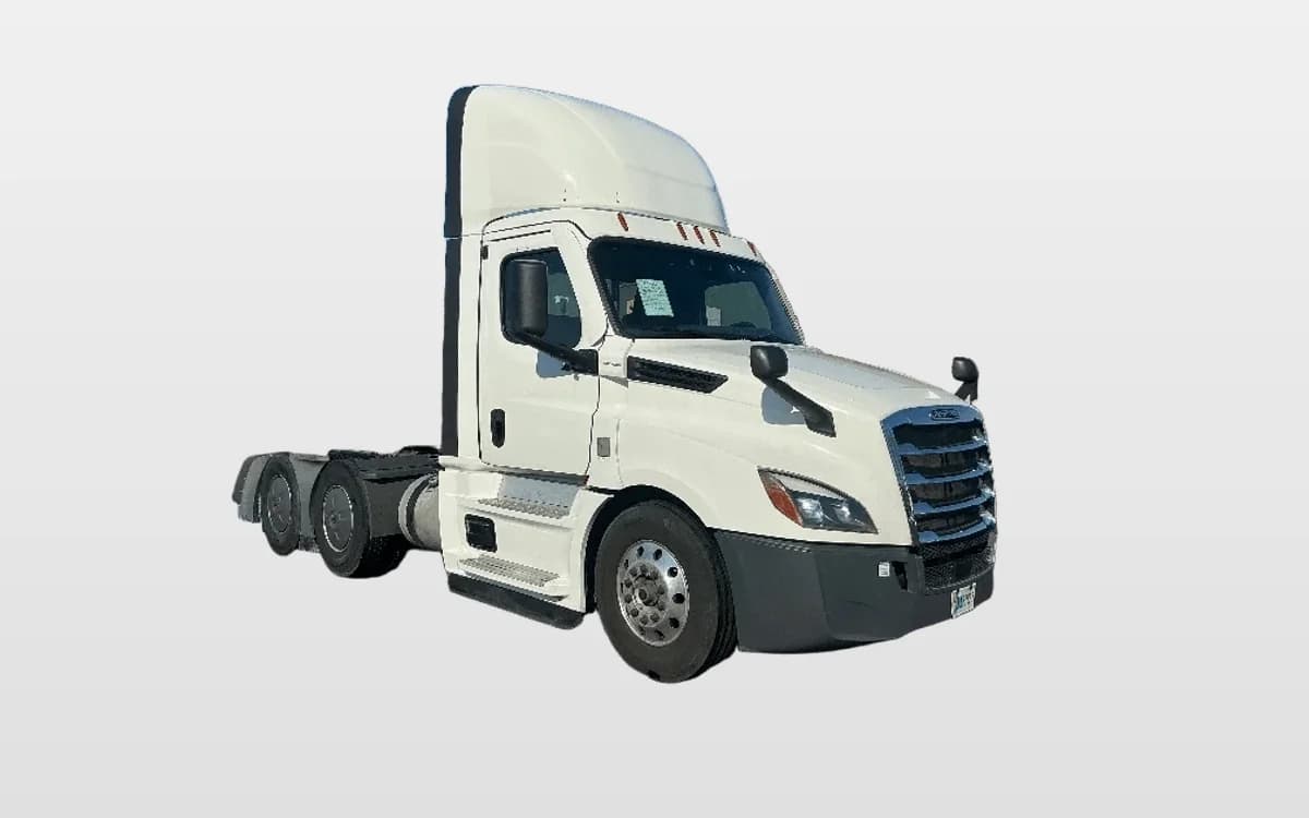 2022 Freightliner Cascadia — photo 1