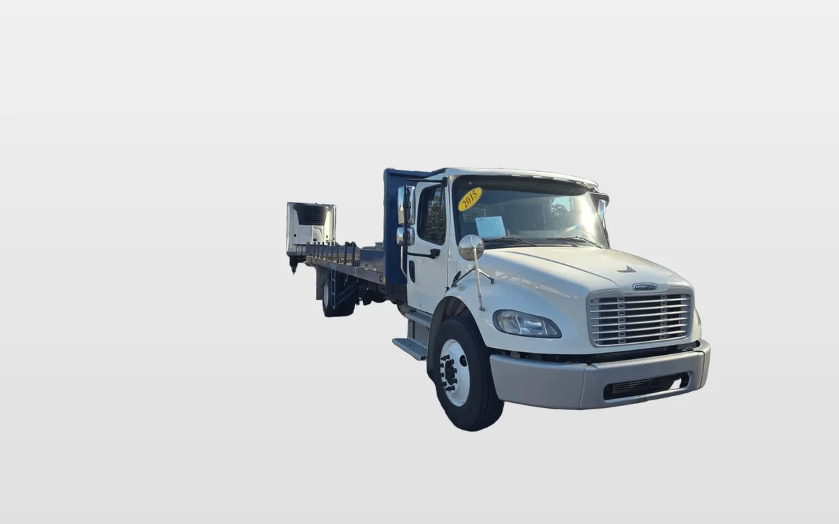 2015 Freightliner M2 106 — photo 1