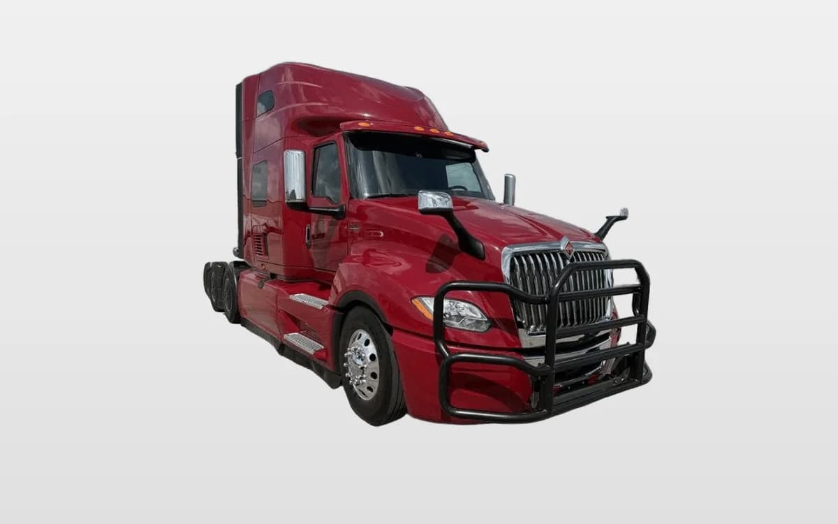 2024 International LT — photo 1