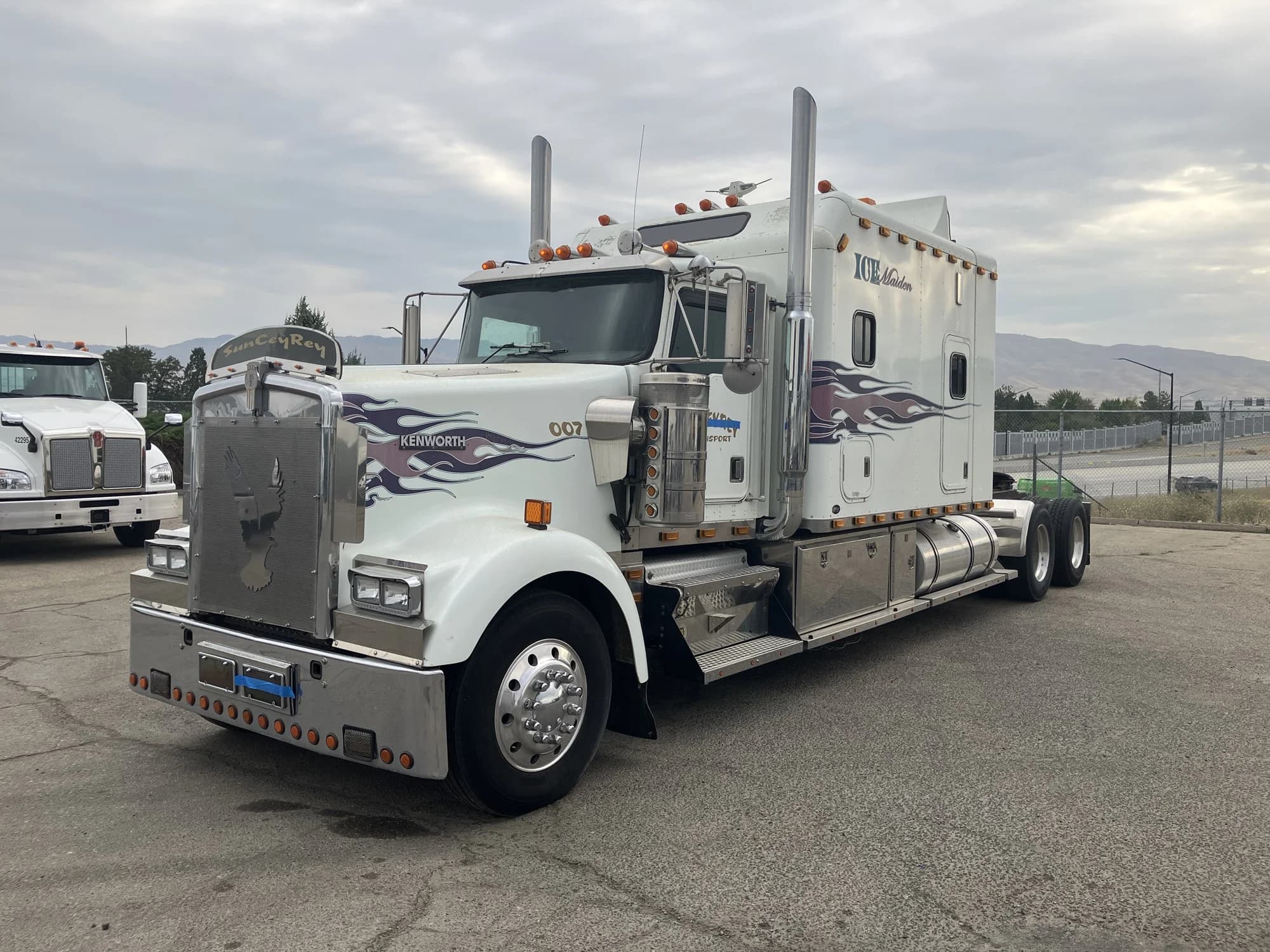 1999 Kenworth W900