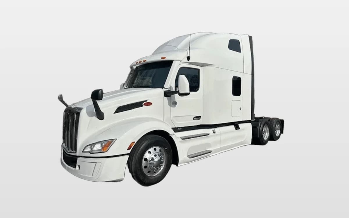 2023 Peterbilt 579 — photo 1