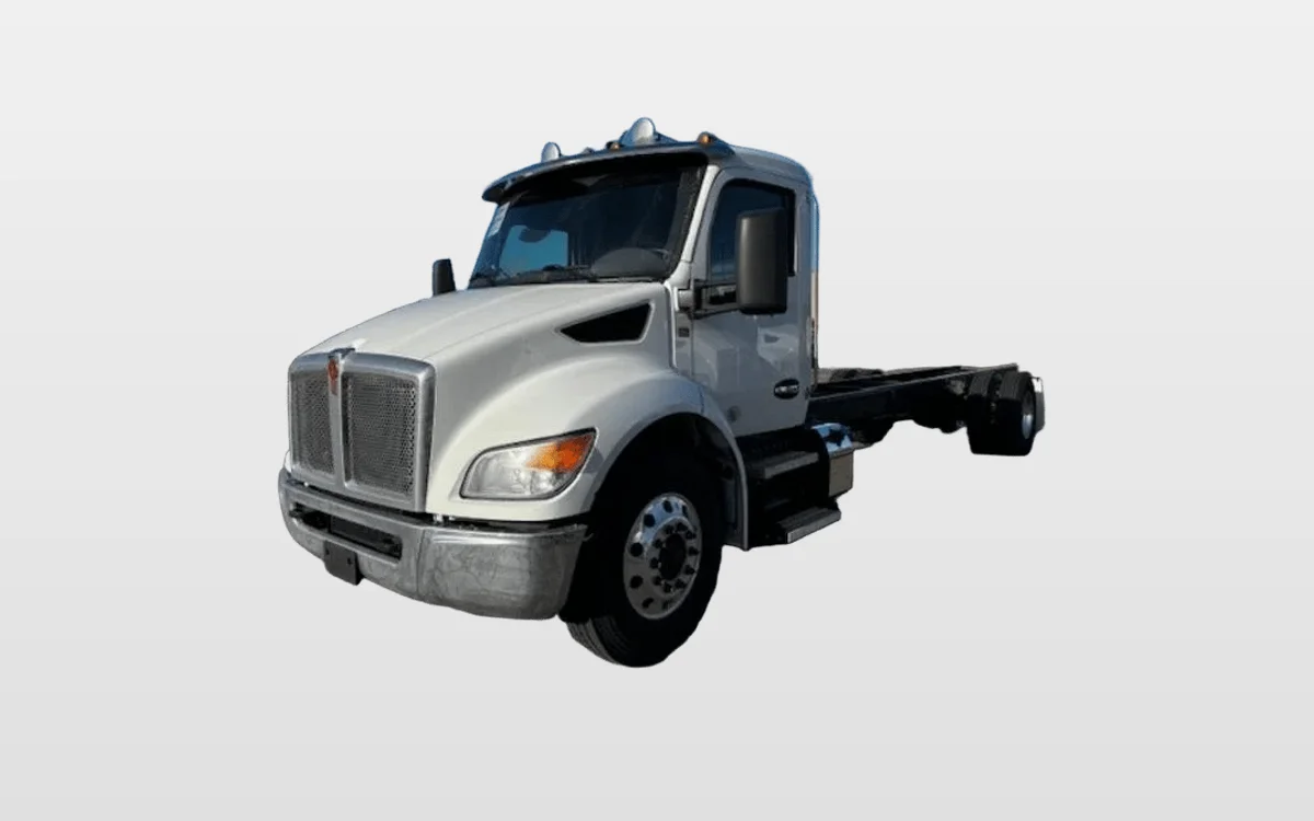 2025 Kenworth T280 — photo 1
