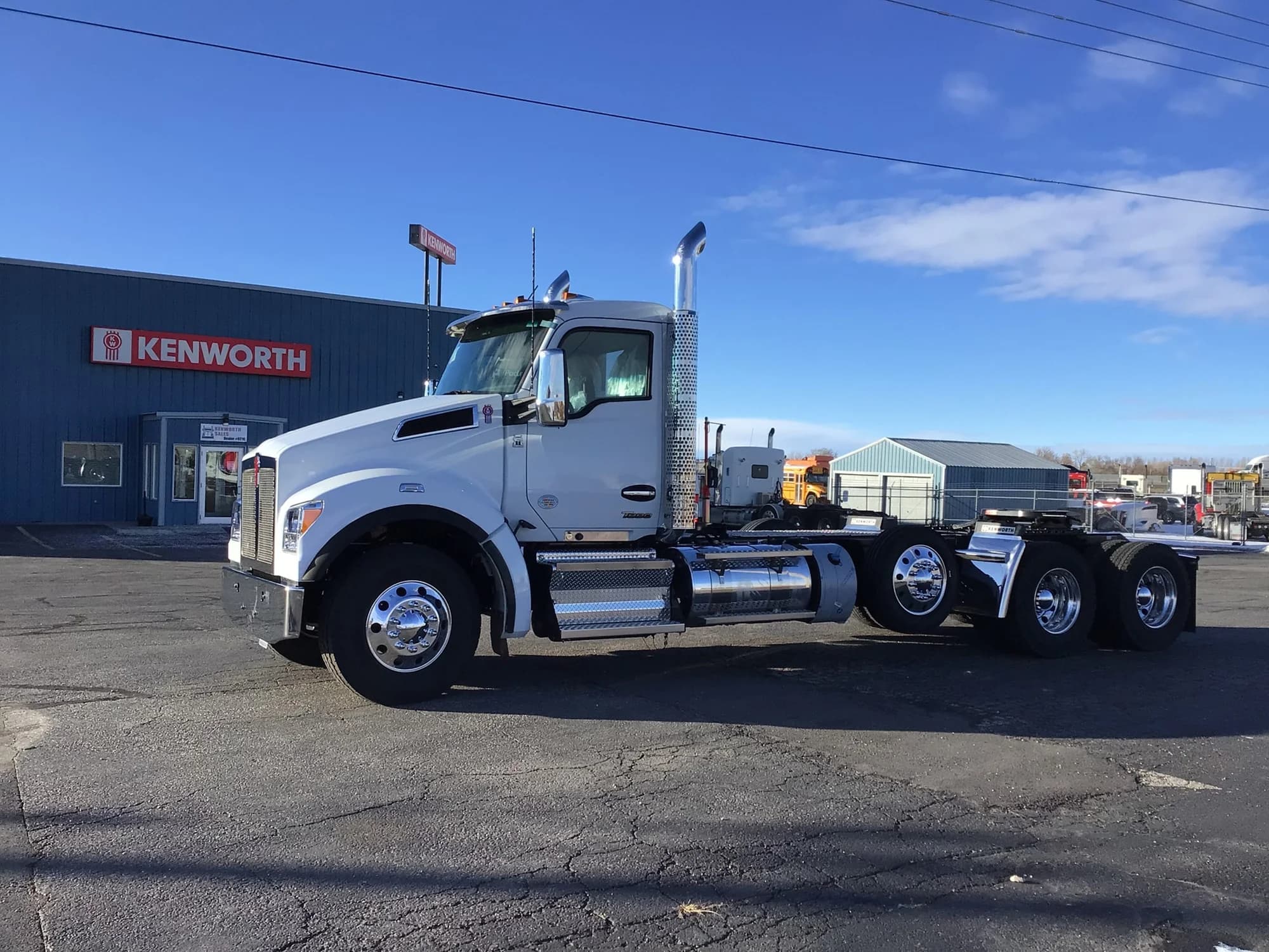 2025 Kenworth T880