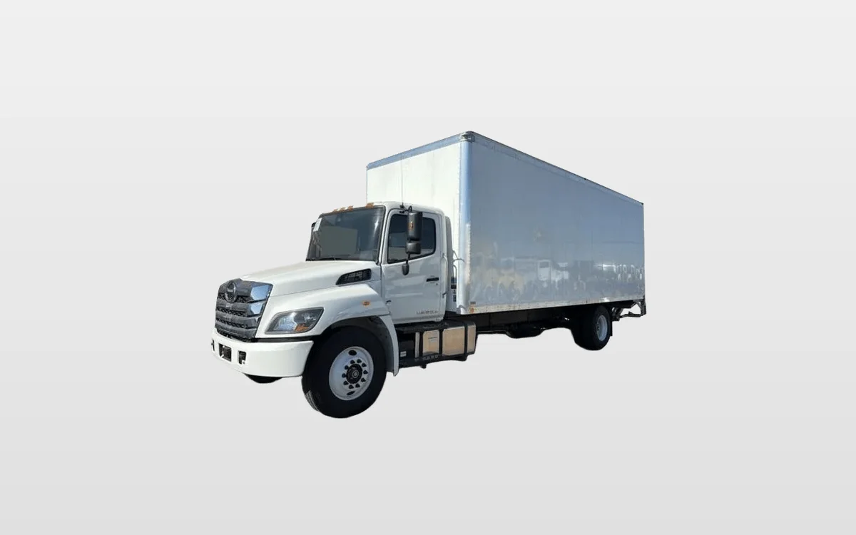 2025 Hino L6 — photo 1