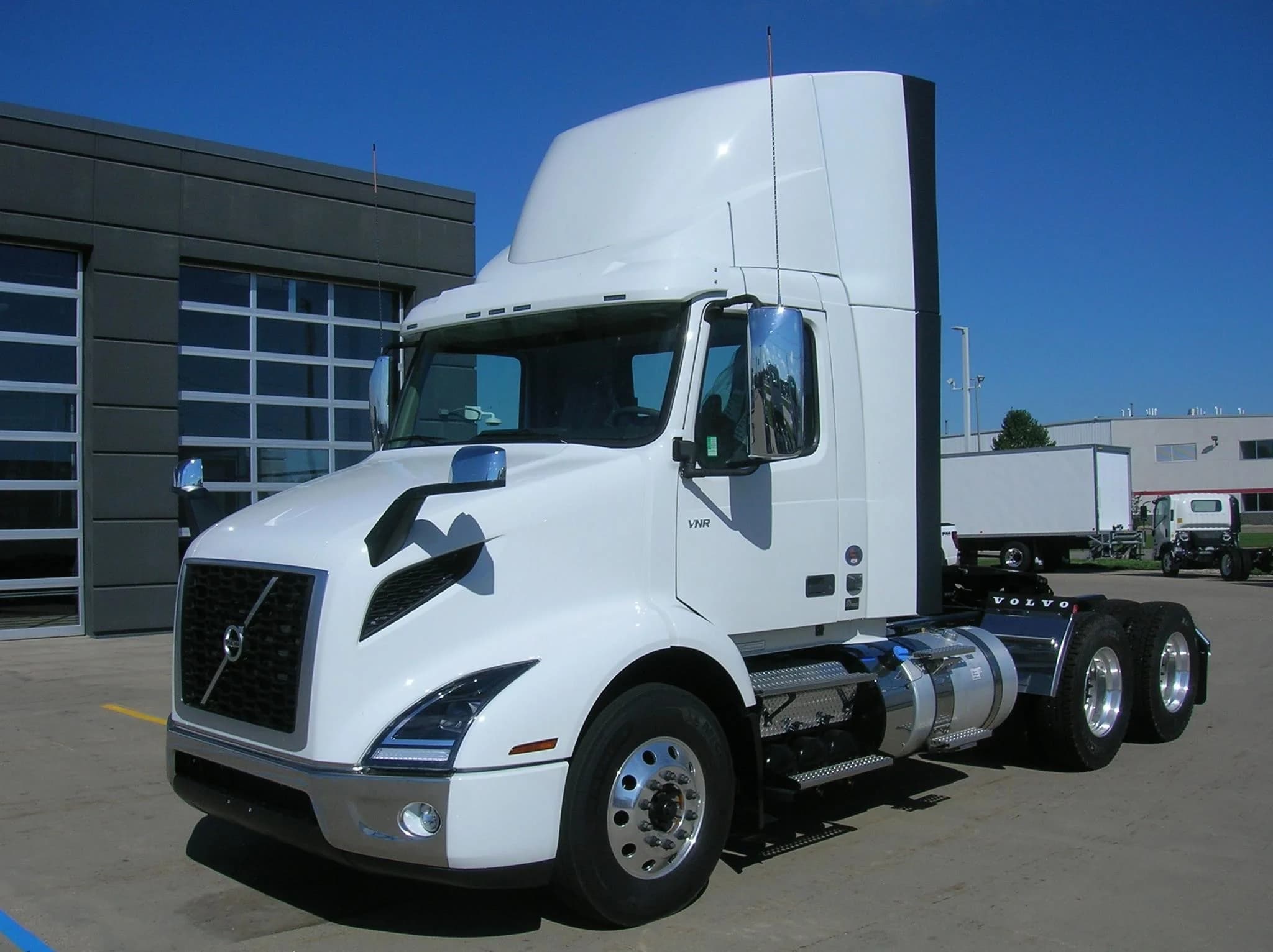 2026 Volvo VNR 640