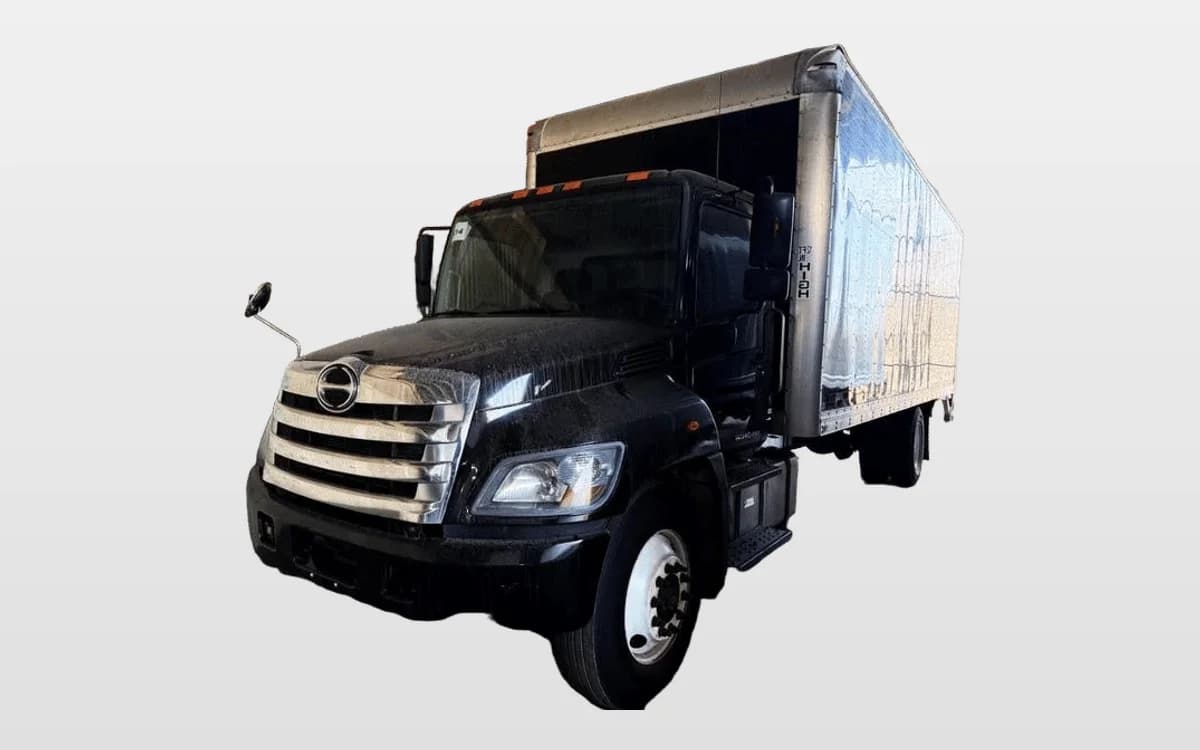 2019 Hino 268 — photo 1