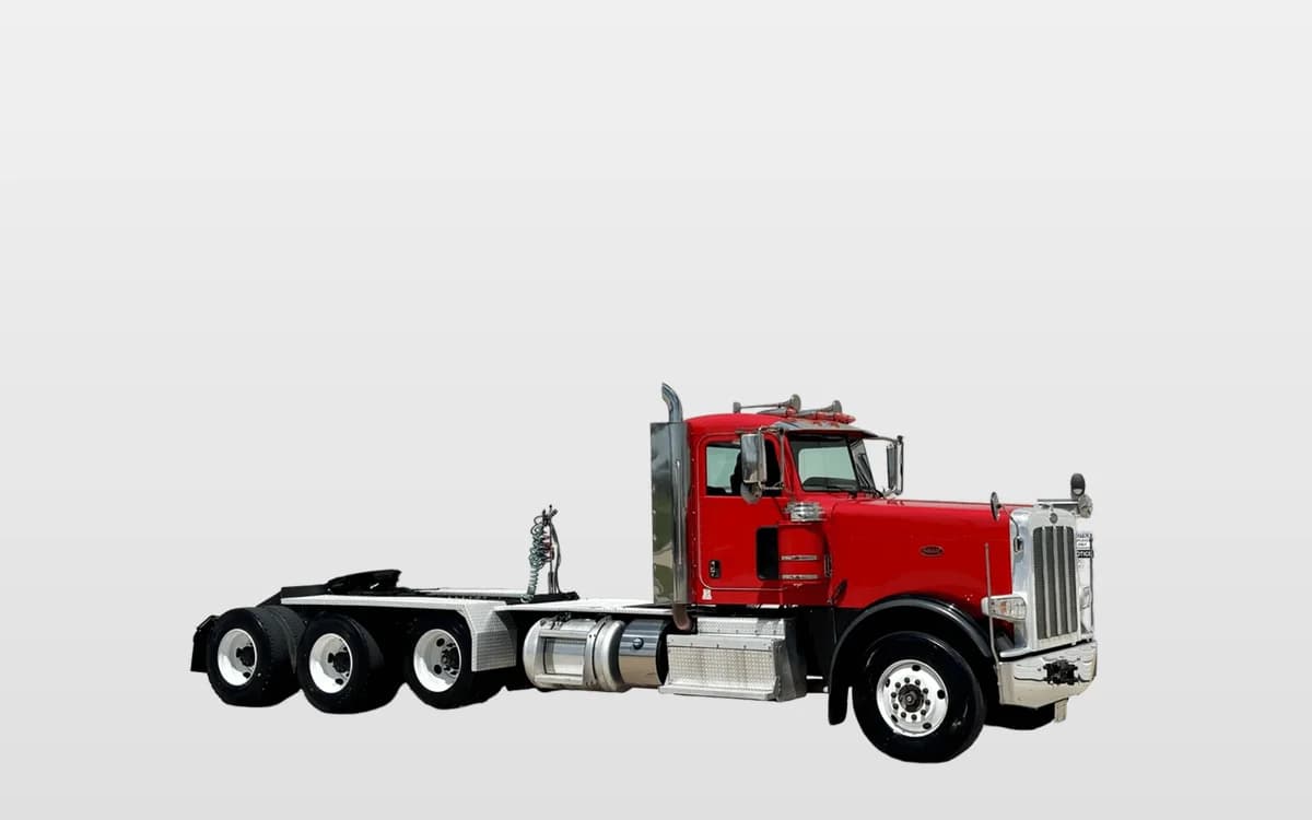 2015 Peterbilt 389 — photo 1