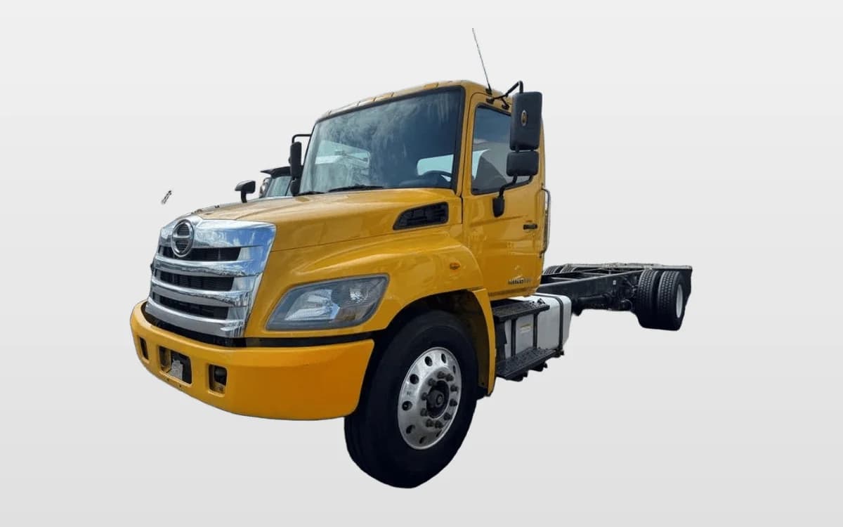 2019 Hino 338 — photo 1
