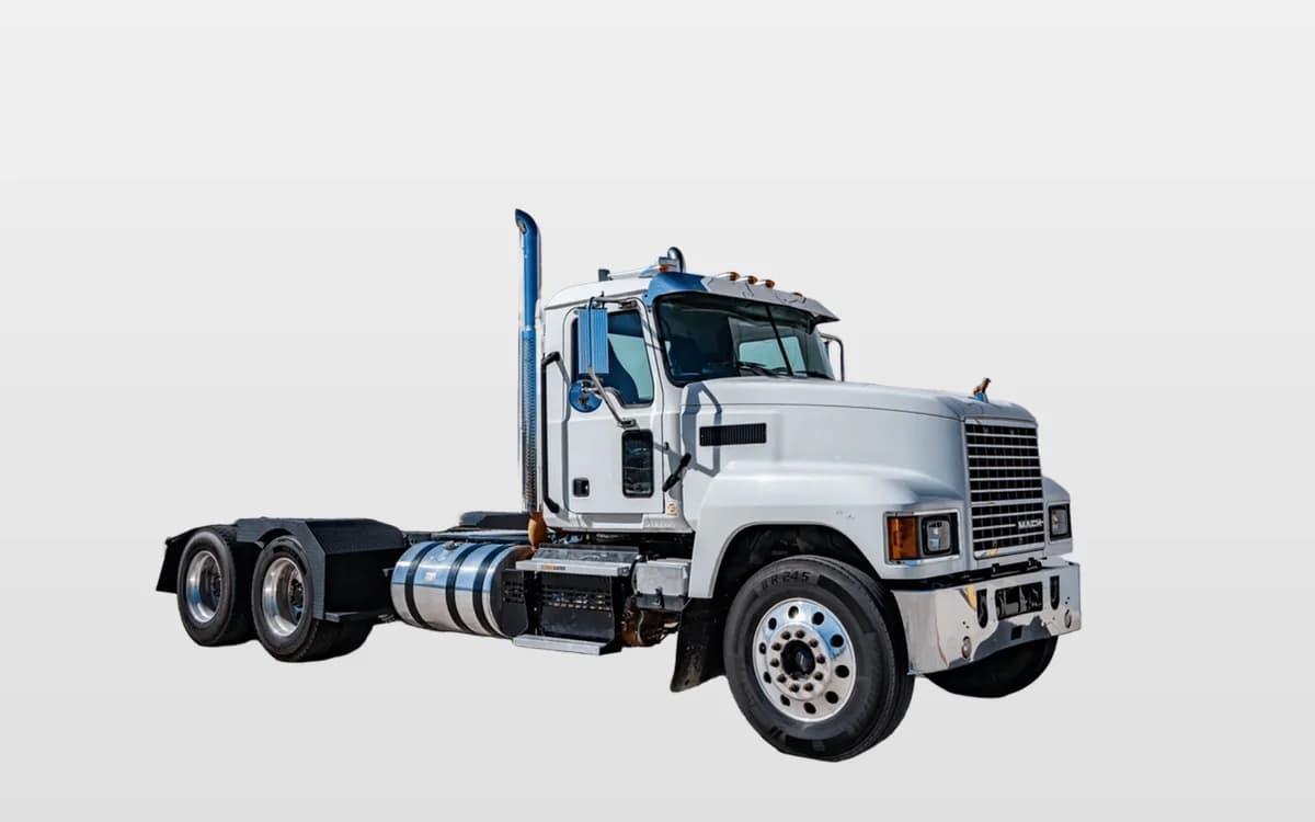 2019 Mack Pinnacle — photo 1