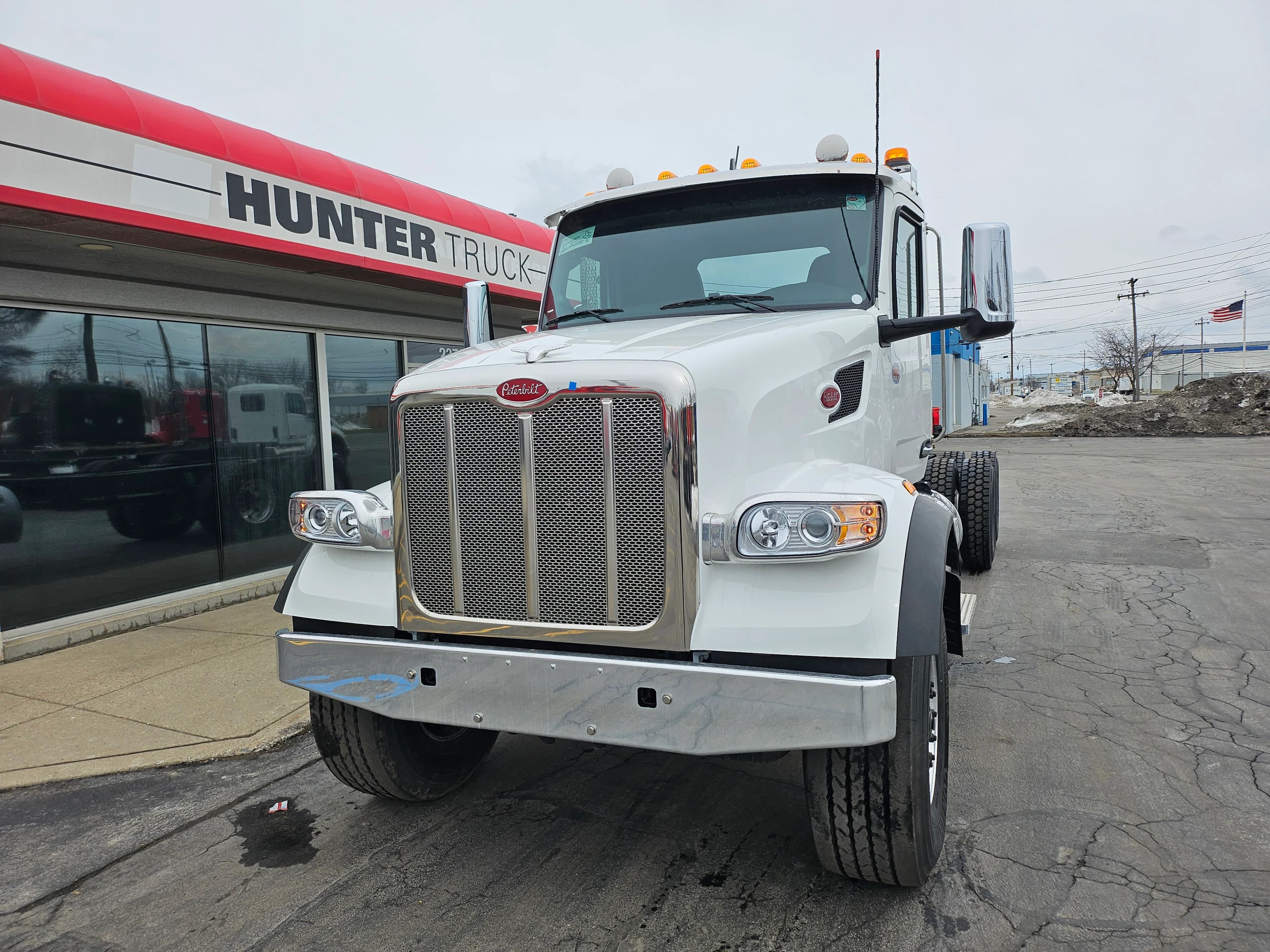 2025 Peterbilt 567