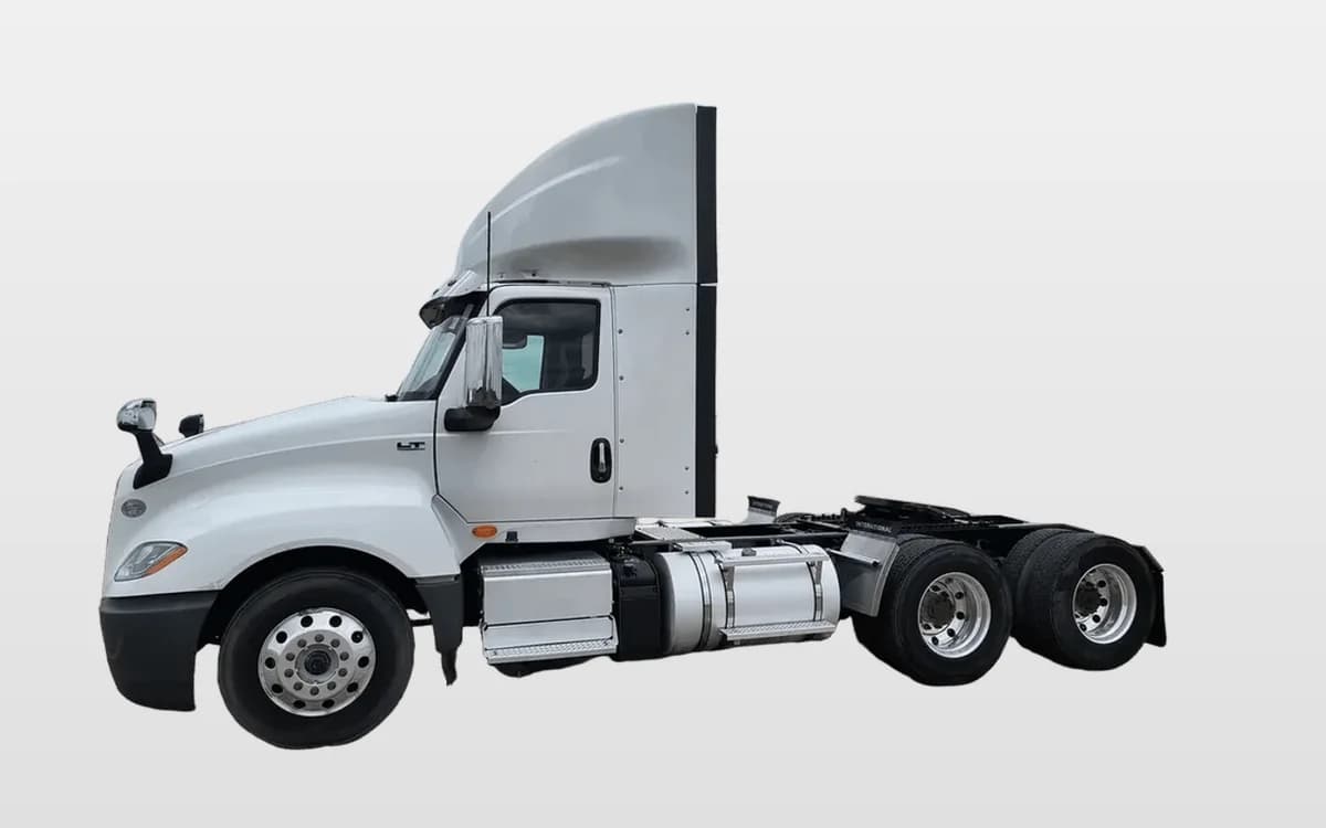 2018 International LT — photo 1