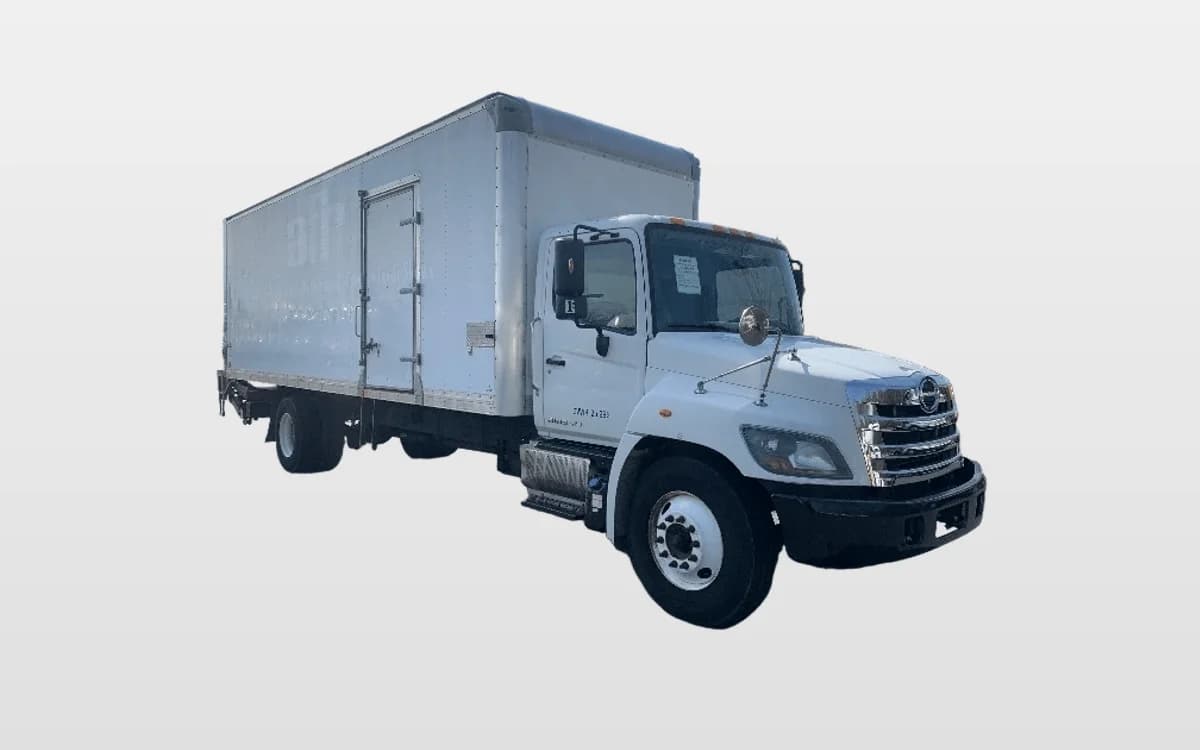 2019 Hino 268 — photo 1