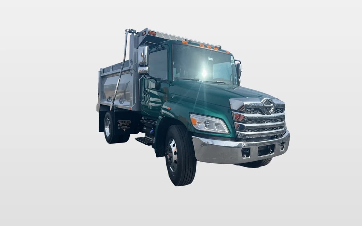 2025 Hino L7 — photo 1