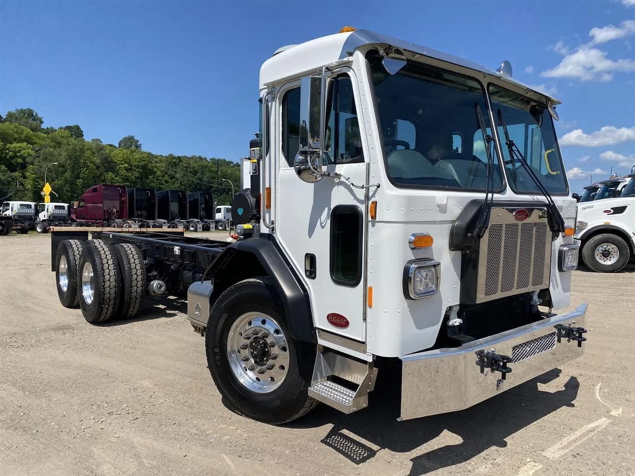 2025 Peterbilt 520