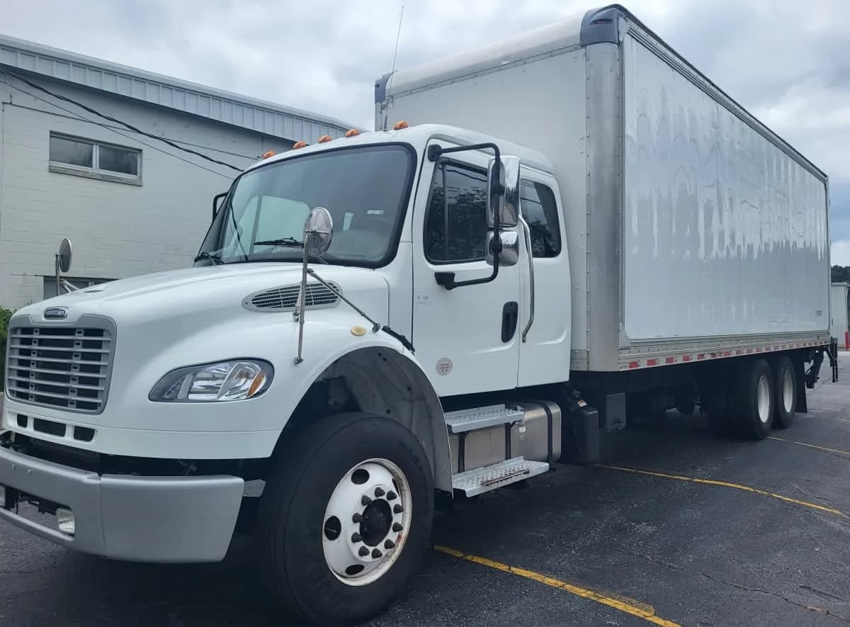 2019 Freightliner M2 106
