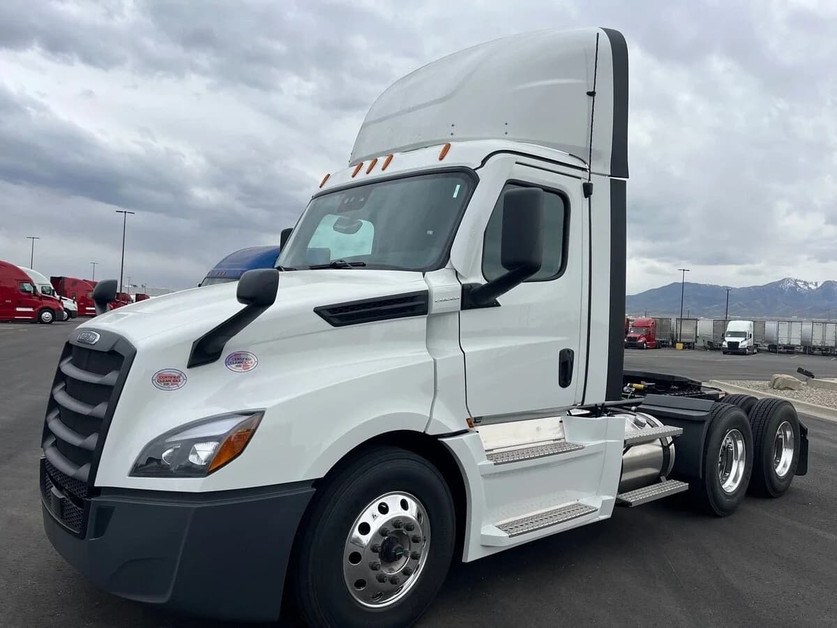 2027 Freightliner Cascadia