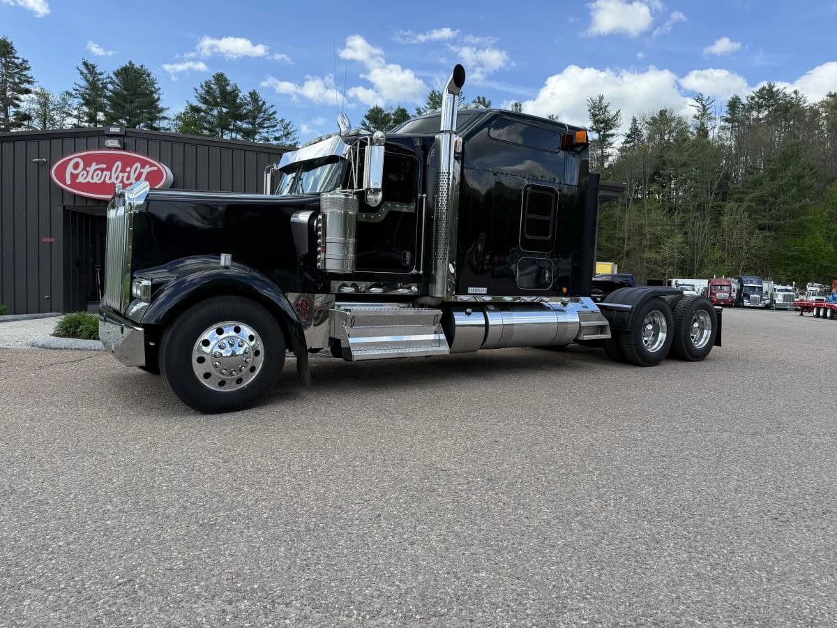 2023 KENWORTH W900L Sleeper