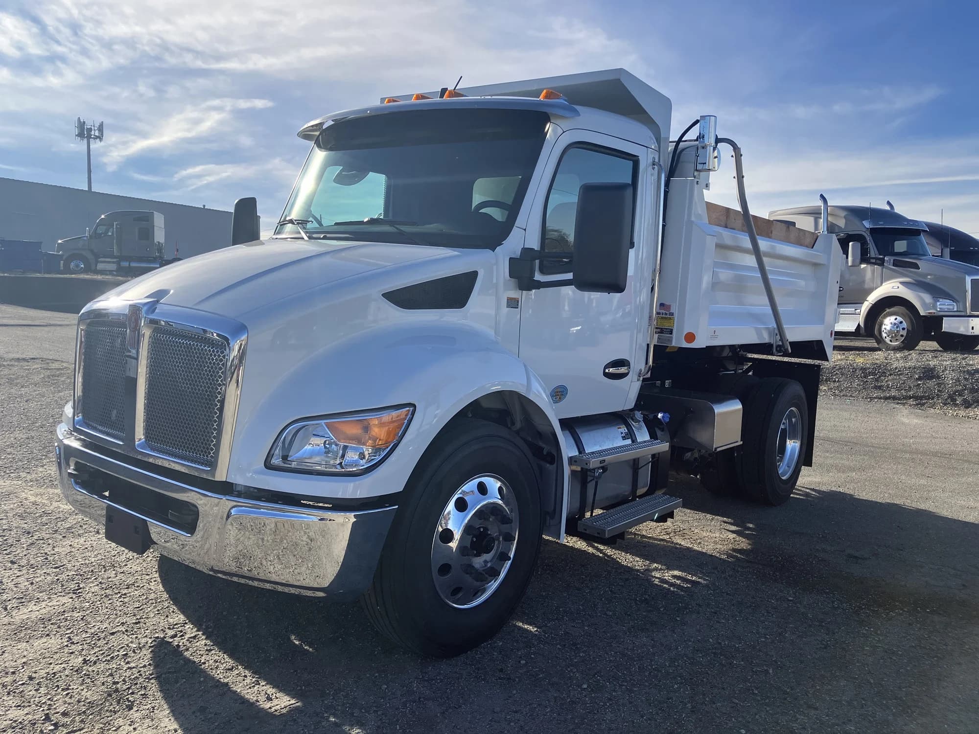 2025 Kenworth T380