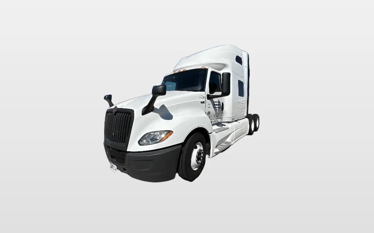 2022 International LT — photo 1