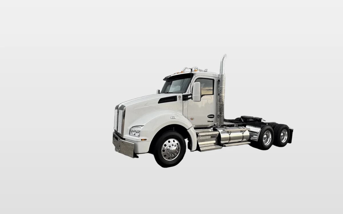 2027 Kenworth T880 — photo 1