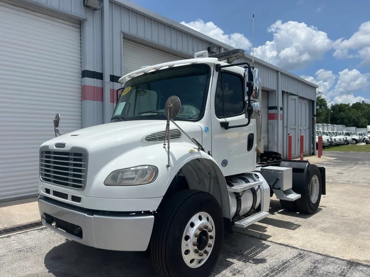 2018 Freightliner M2 106