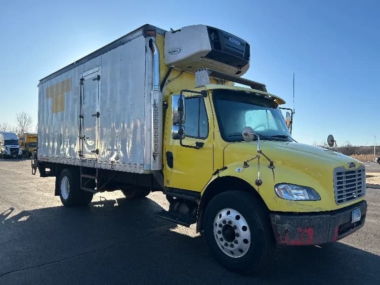 2006 Freightliner M2 106