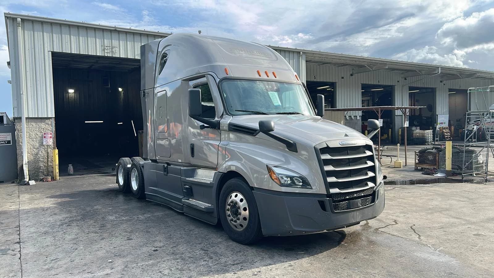 2024 Freightliner Cascadia