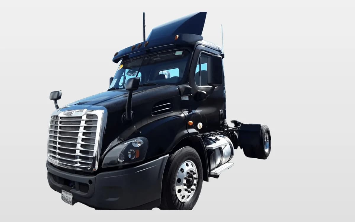 2017 Freightliner Cascadia — photo 1