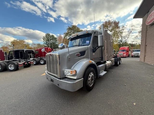 2021 Peterbilt 567