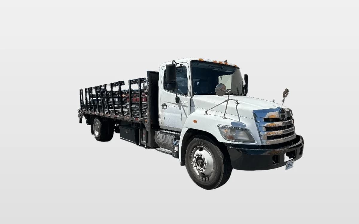 2017 Hino 268 — photo 1