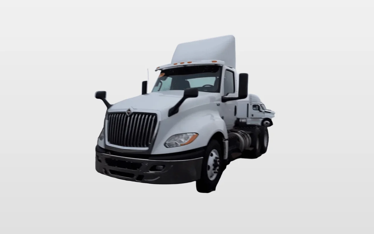 2019 International LT — photo 1