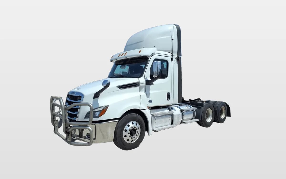 2020 Freightliner Cascadia — photo 1