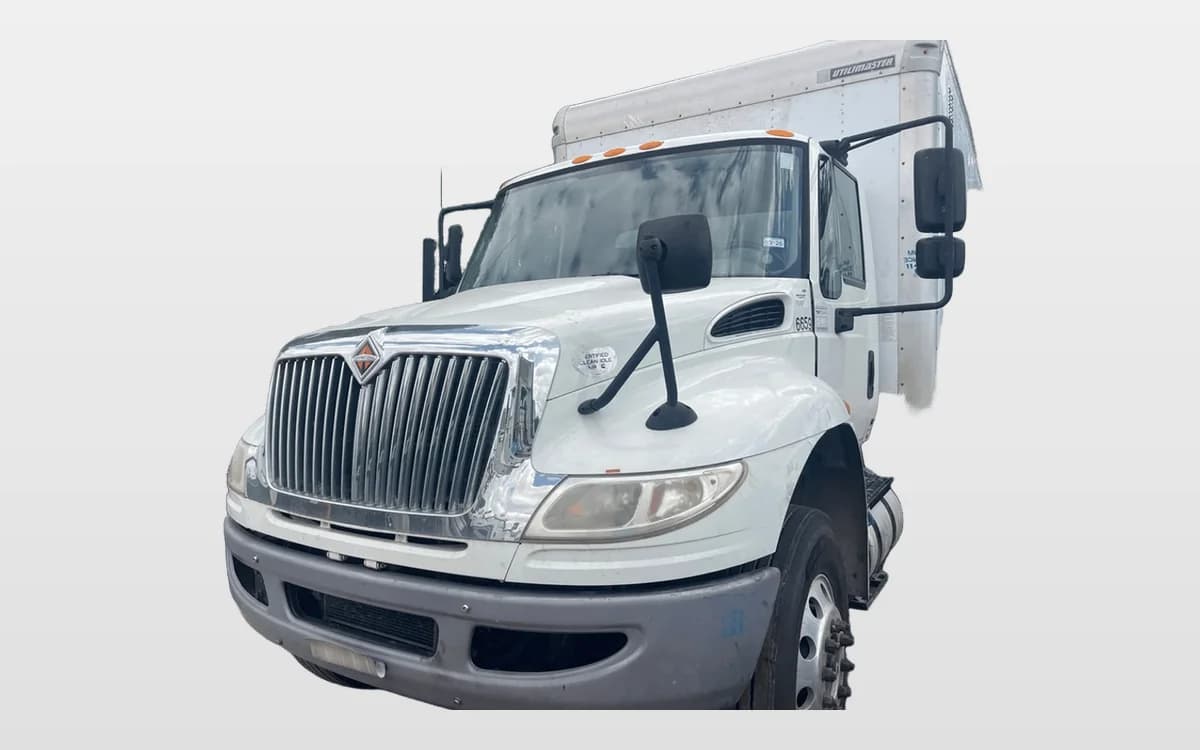 2017 International 4300 — photo 1