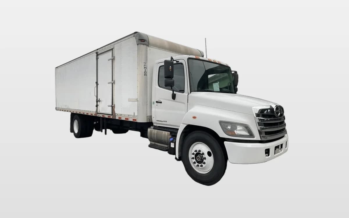 2017 Hino 338 — photo 1