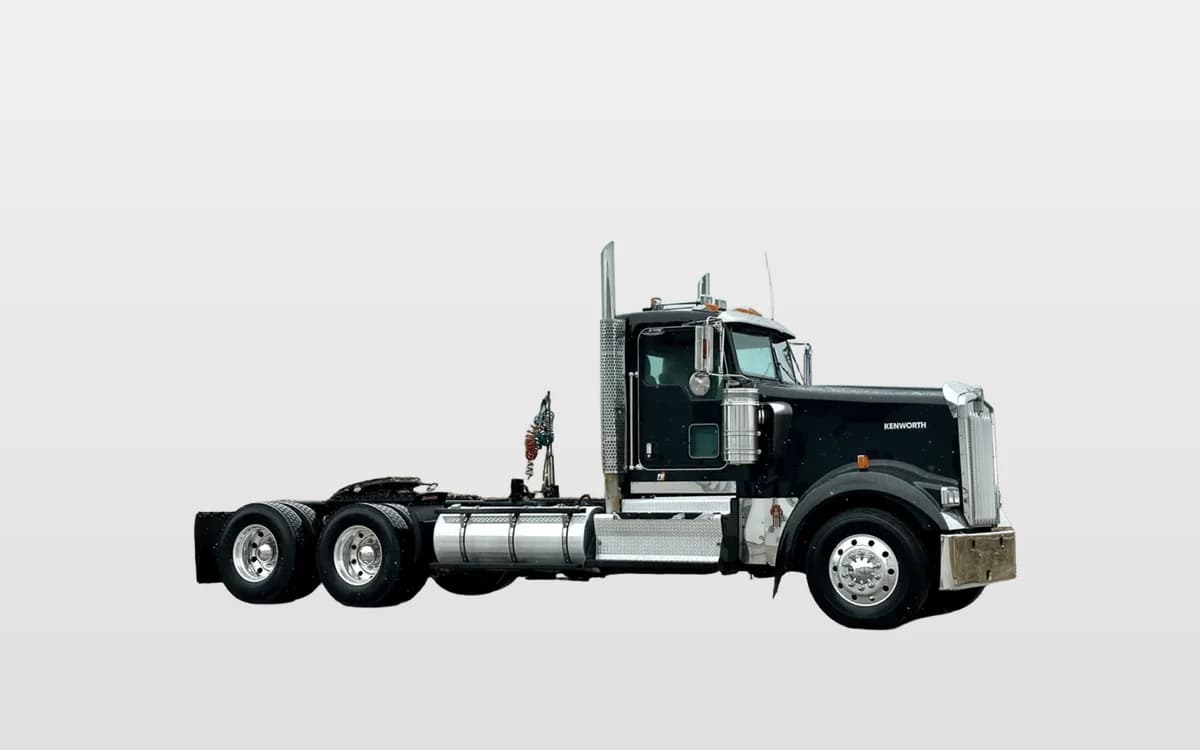 2011 Kenworth W900 — photo 1