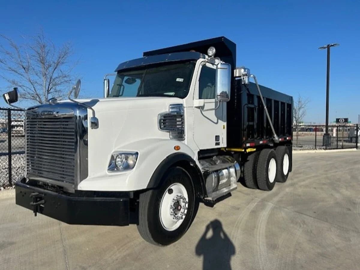 2021 Freightliner 122SD