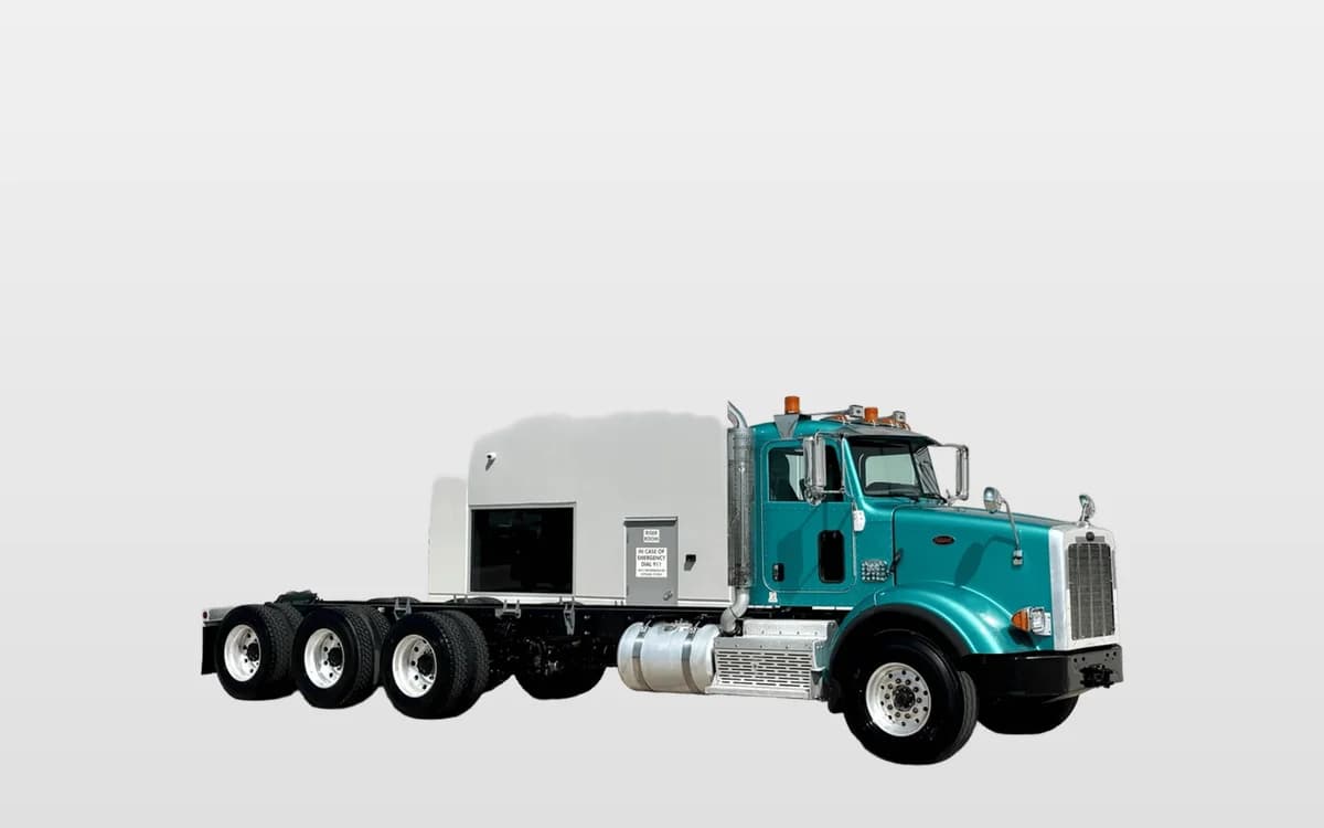 2014 Peterbilt 365 — photo 1