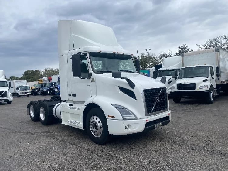 2020 Volvo VNR 640