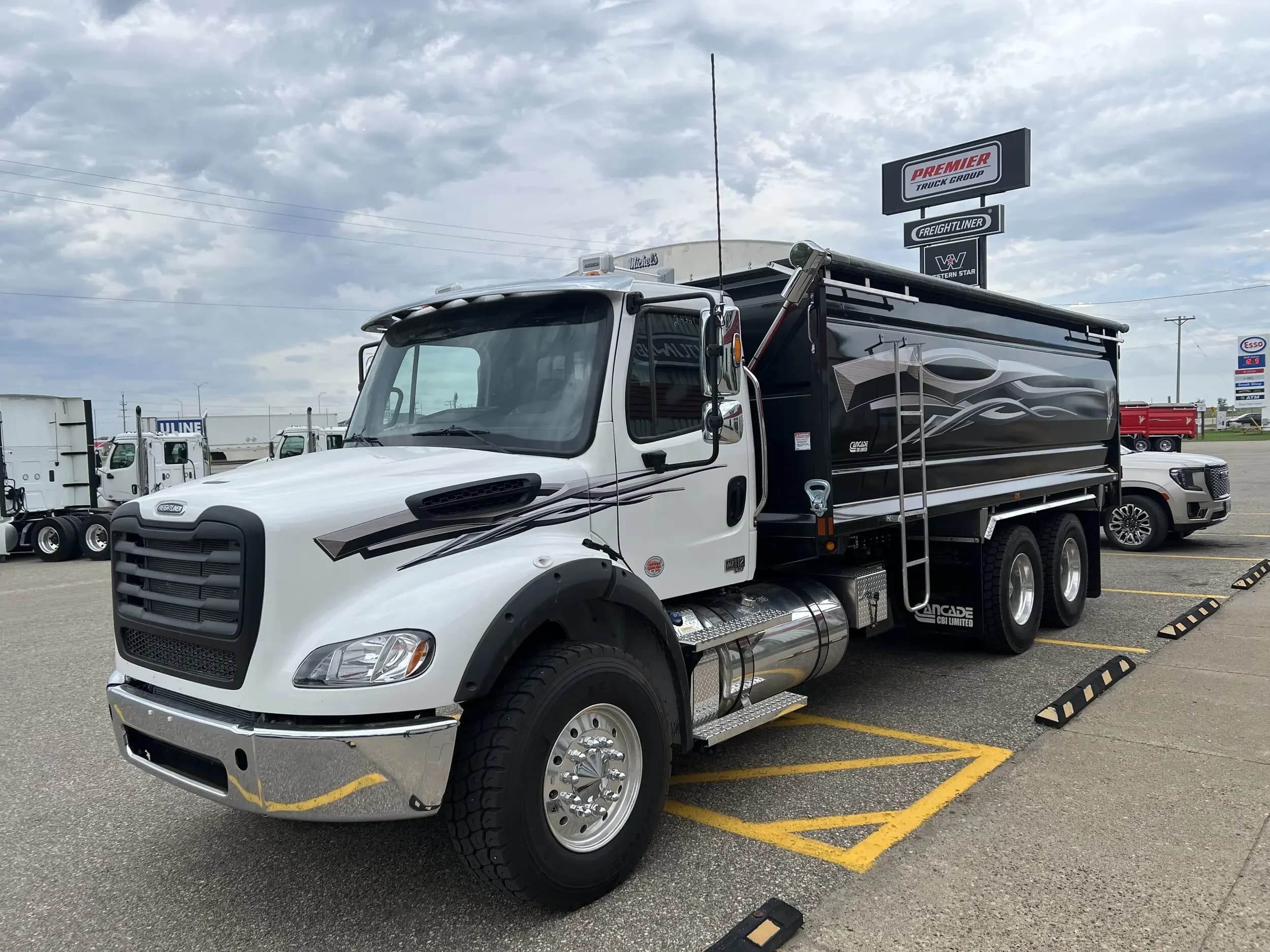 2026 Freightliner M2 112